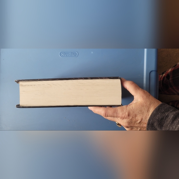 Lord of the Rings Hardback - Picture 3 of 9